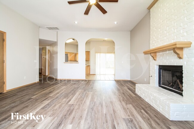 Photo - 732 Taber Ln