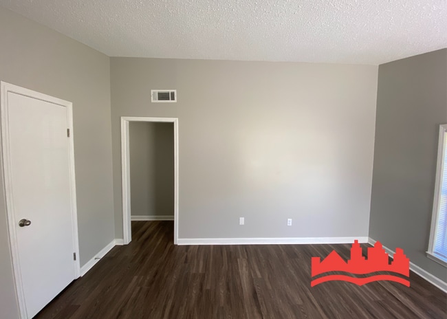 Photo - 4735 Chevron Rd