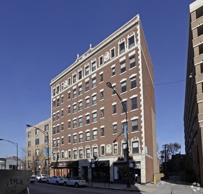 Primary Photo - Parkway Apartments