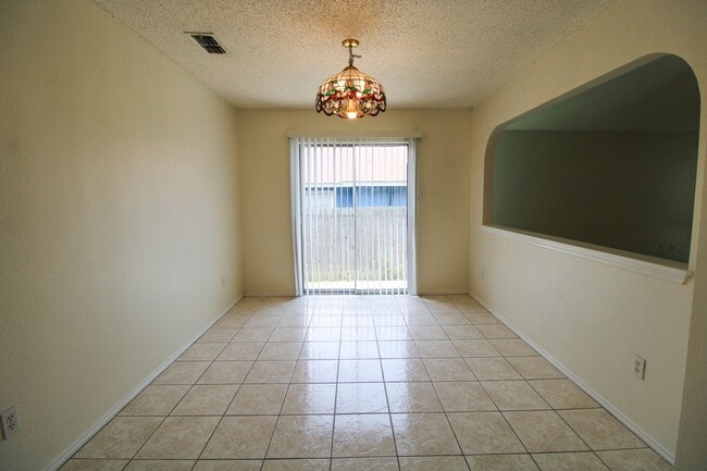 Photo - 6214 Ridge Glade St