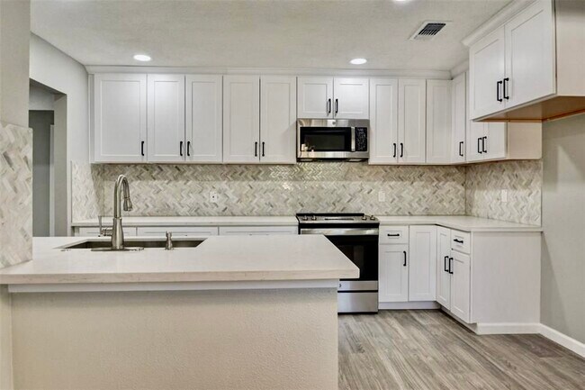 Photo - 7906 Hammerly Blvd