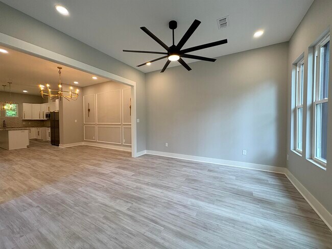 Photo - 226 E Bradford Rd Townhome