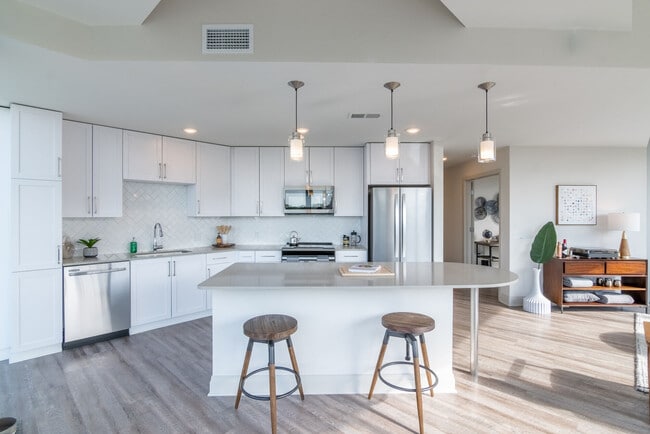 10 apartamentos de WestEdge — foto de la comunidad