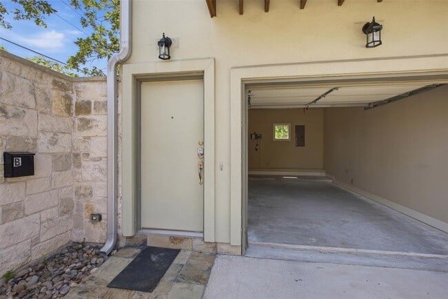 Photo - 1315 W Anderson Ln.