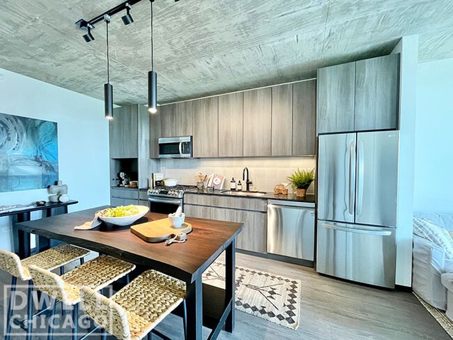 Photo - 1436 W Randolph St Unit 619