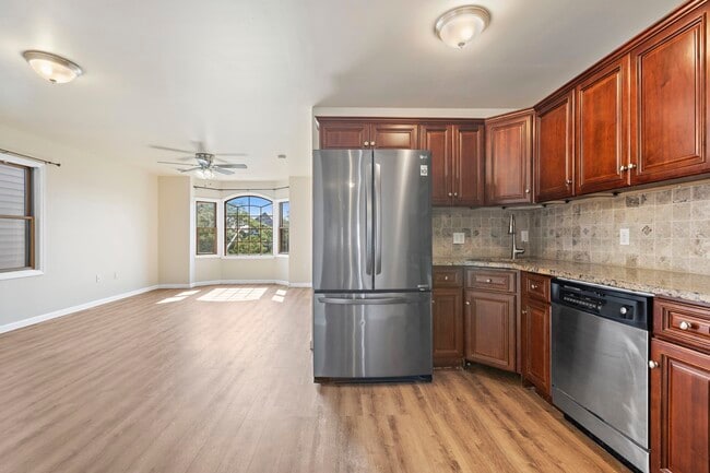Photo - 765 Ocean Ave Unidad 1