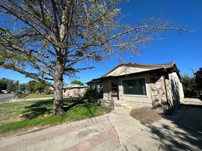 Building Photo - 2928 W Lehi Dr