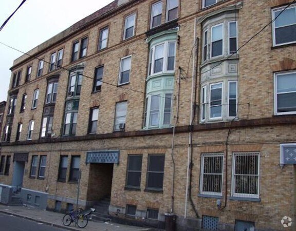 Building Photo - 5 Linden St Unit 2 Rental