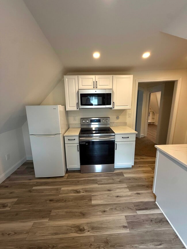 Newly remodeled Kitchen with appliances - 226 Water St Unit 3