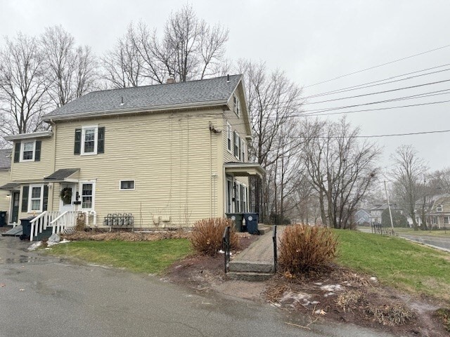 Photo - 95 Elm St Unidad B