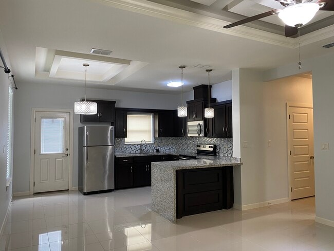 Building Photo - 904 Myrtle Beach Ave Unit 1