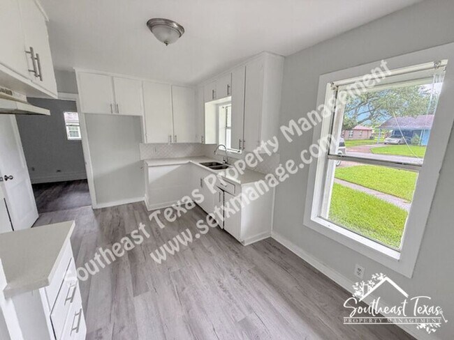2325 Butler Dr