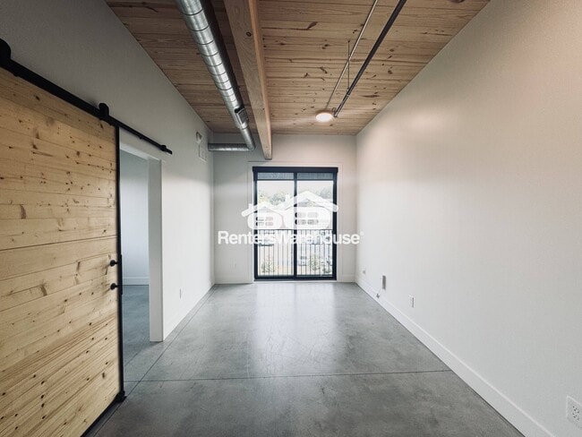 Photo - 2701 Ingersoll Ave