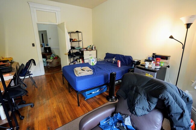 Building Photo - 1350 Commonwealth Ave Rental