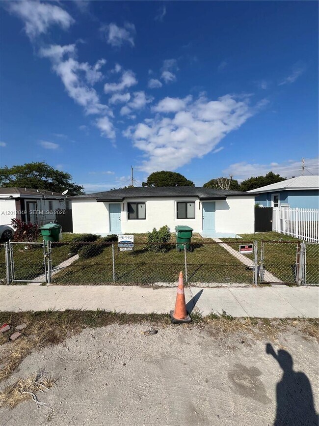 Photo - 1825 NW 74th Ter Unit 1825