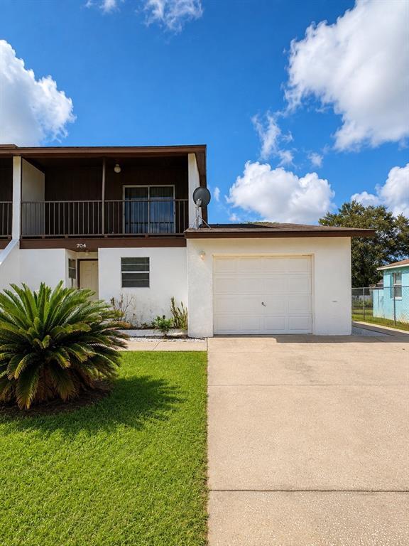 704 Lucaya Dr