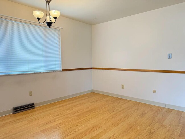 Photo - 4979 Godown Rd Unidad 4981