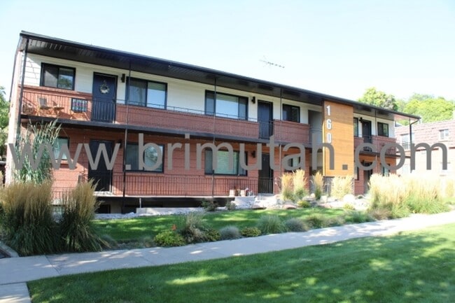 Photo - 5 W 300 N Rental