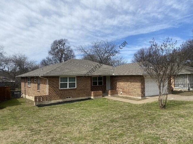 Building Photo - 3805 Kushla Ave