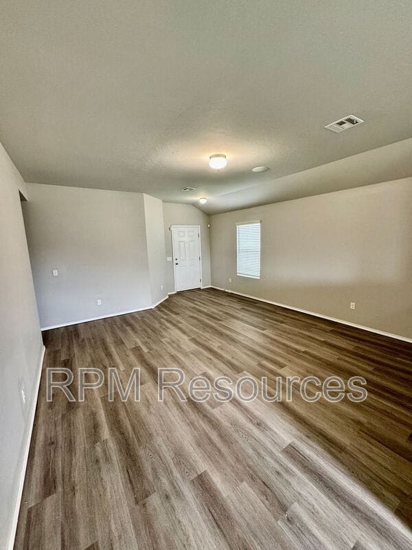 Photo - 1820 Hayes Ln