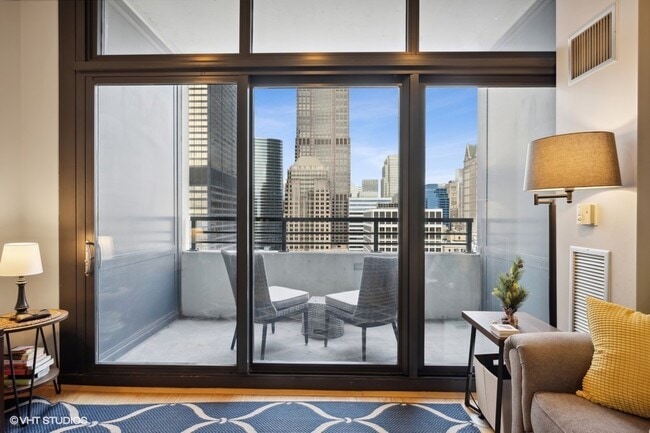 Photo - 235 W Van Buren St Unidad 3421