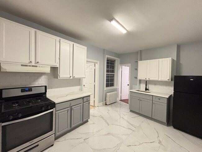 Building Photo - 211 64th St