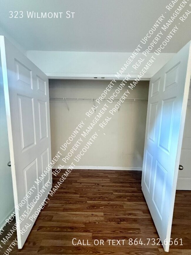 Photo - 323 Wilmont St