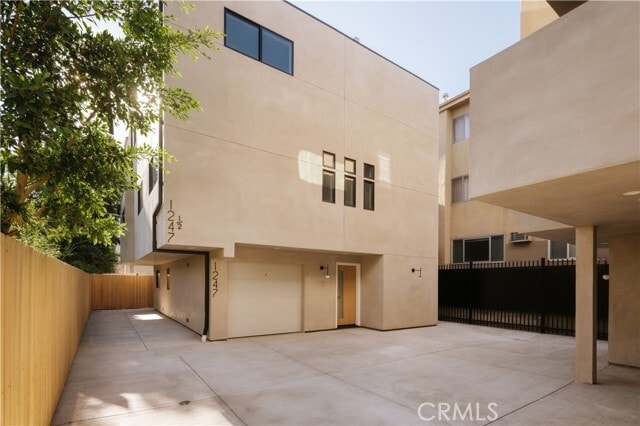 Photo - 1247 Seward St