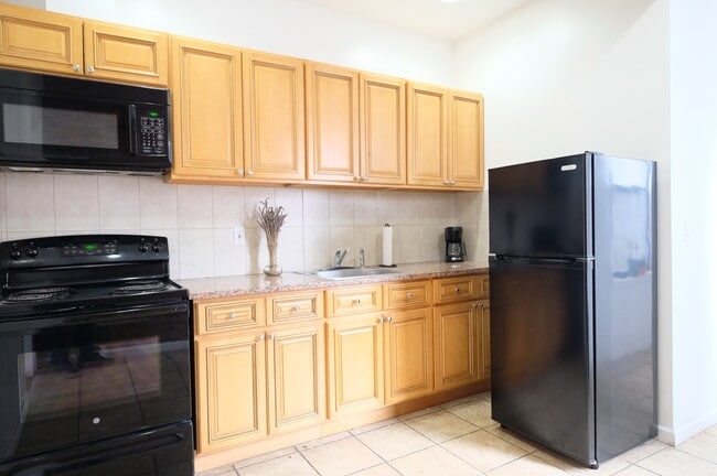Photo - 744 9th Ave