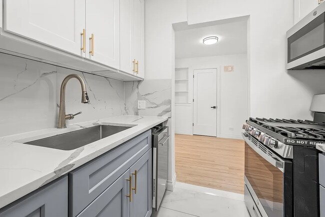 Photo - 12416 84th Rd #1D-1D Unidad 1D