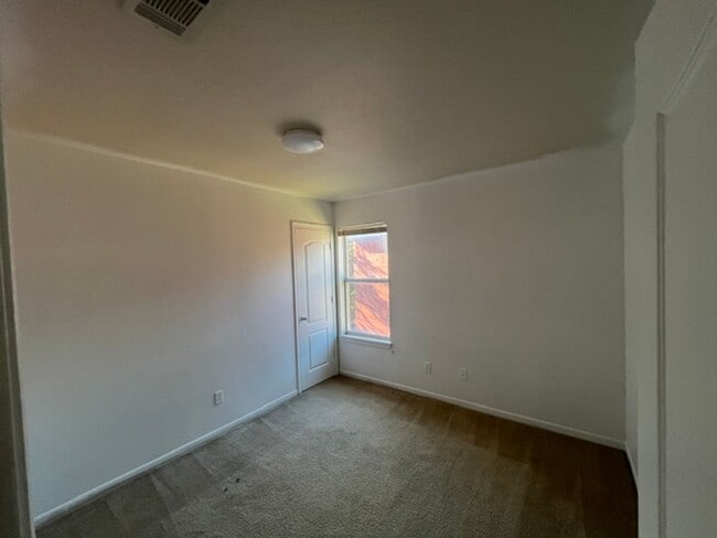 Photo - 414 Brittney Way Unidad C