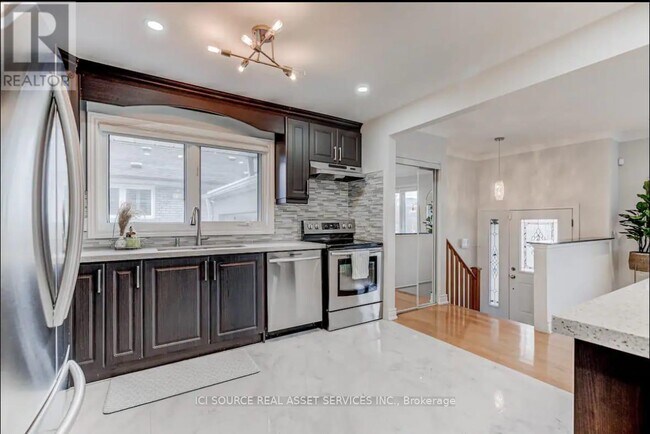 Photo - 96 Wyndcliff Crescent