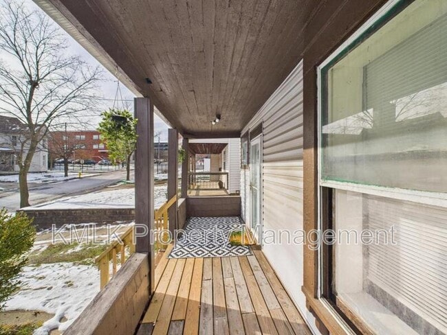 Photo - 635 Hazel St