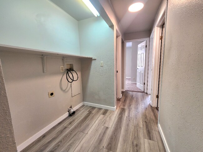 Photo - 510 Moffat St