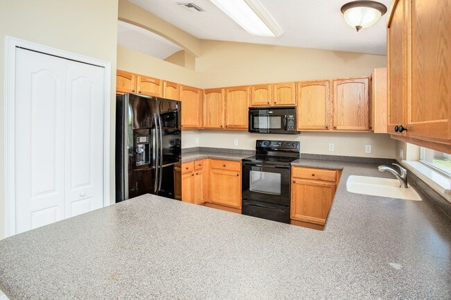 Photo - Leesburg 3/2 with Split Bedroom and Covered Back Patio