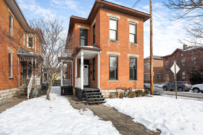 Building Photo - 68 E Hubbard Ave Rental