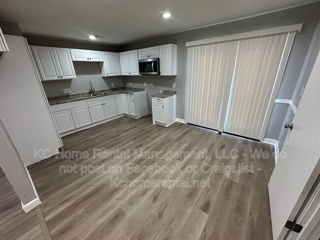 Photo - 8504 Ruskin Way