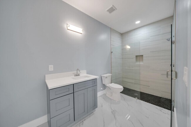 Photo - 104 Harry Ave S