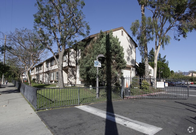 Building Photo - Vineland Apartments