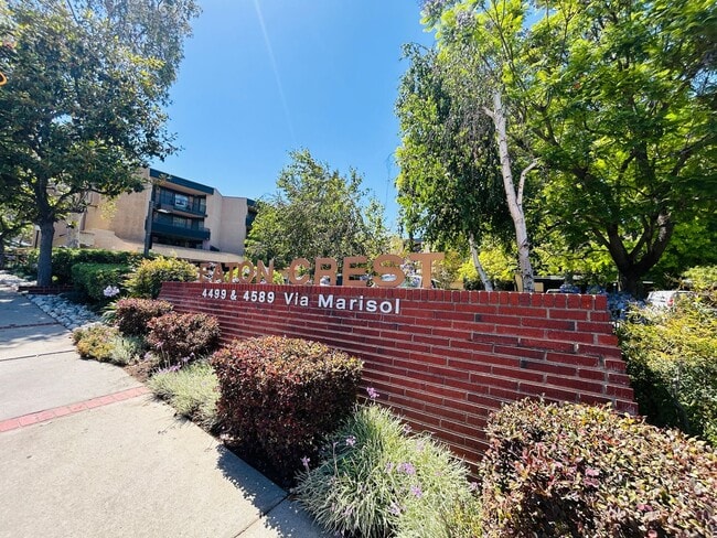 Spacious Two Bedroom, Two Bath Condo in De... - Spacious Two Bedroom, Two Bath Condo in De...