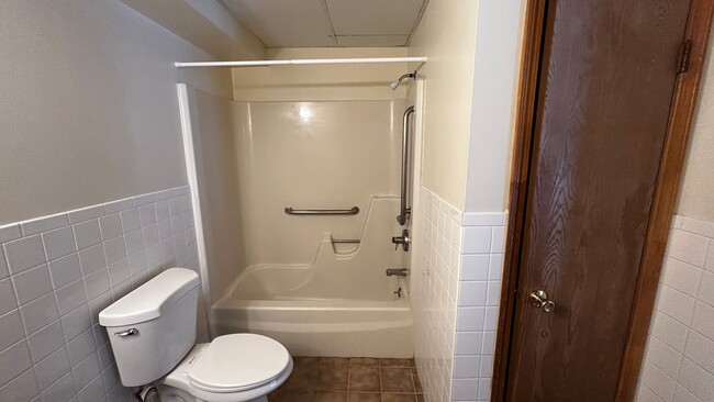 Photo - 916 Kings Rd Unidad 304