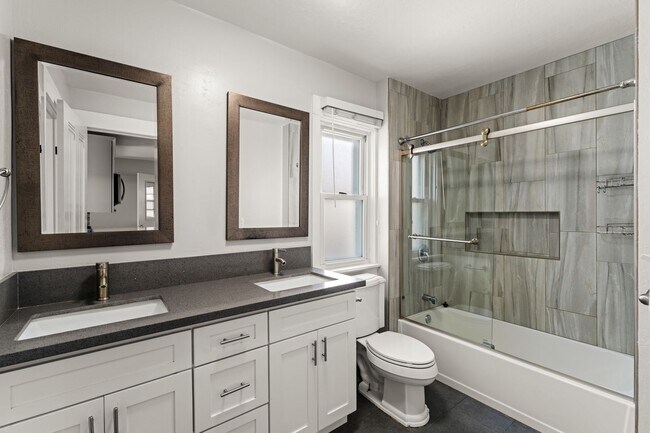 Photo - 531-535 W Juniper Street Unidad 535 W Juniper Street