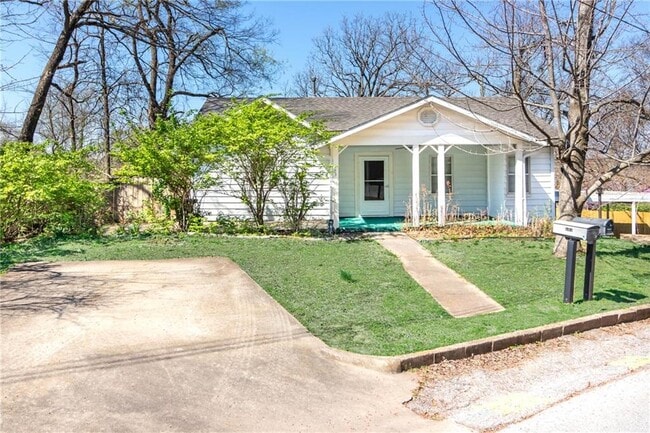 Building Photo - 583 N Assembly Dr