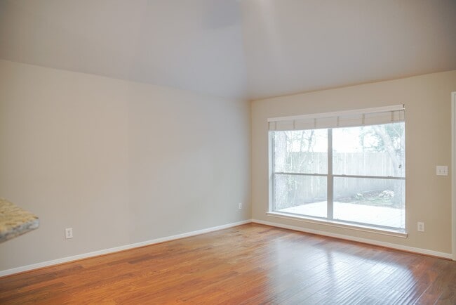 Photo - 91 N Willow Point Cir