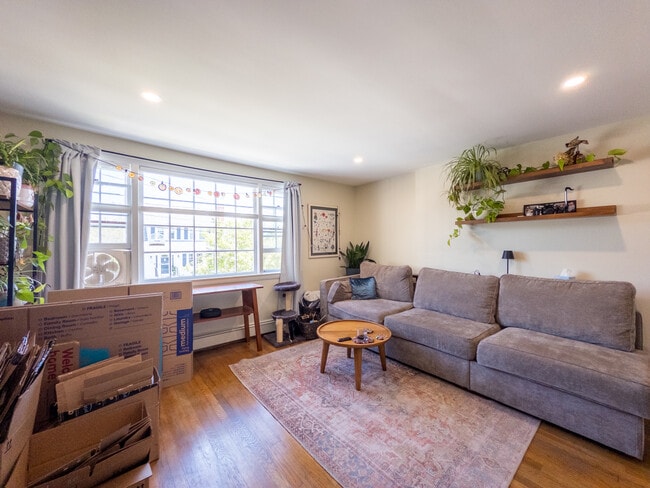 Building Photo - 115 Bellvale St Unit Apt 2