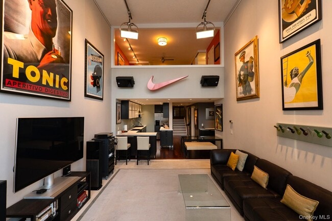 Building Photo - 1 Landmark Sq Unit 103