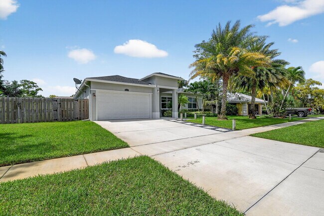 Photo - 13458 Brixham St