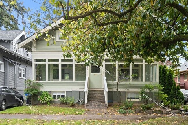 Building Photo - 4 Bedroom, 3 Bathroom Home 3000 + Square feet - A Must See In Abernethy School Boundary