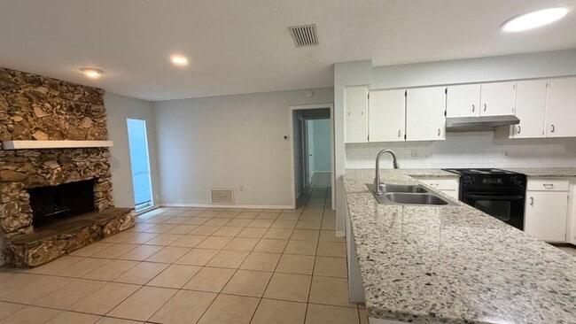 Photo - 937 Aragon Ave