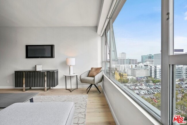 Photo - 3460 W 7th St Unit 1002